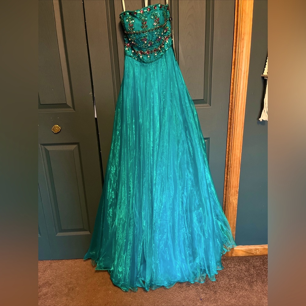 NEW WITH TAGS Sherri hill prom dress Size 00 Jeweled Bodice Strapless